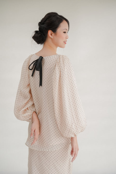 SIMONE KURUNG IN POLKA