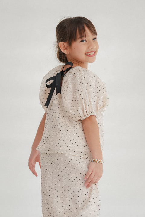 CHLOE KURUNG IN POLKA