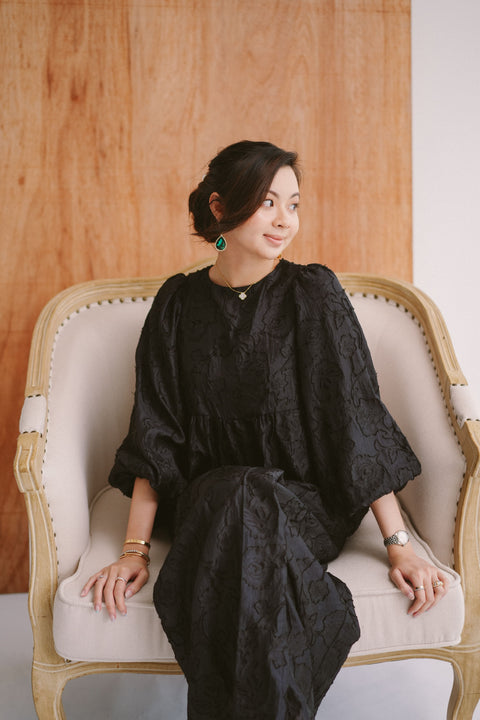 JULIET KURUNG IN NOIR