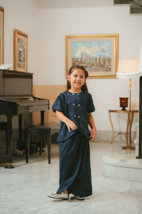 DOTTIE KURUNG IN BLEU MARINE