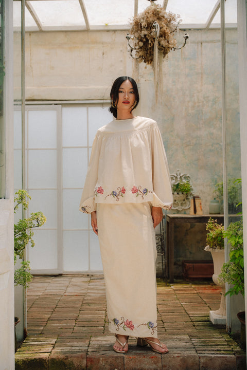 LILY KURUNG IN WILDFLOWER