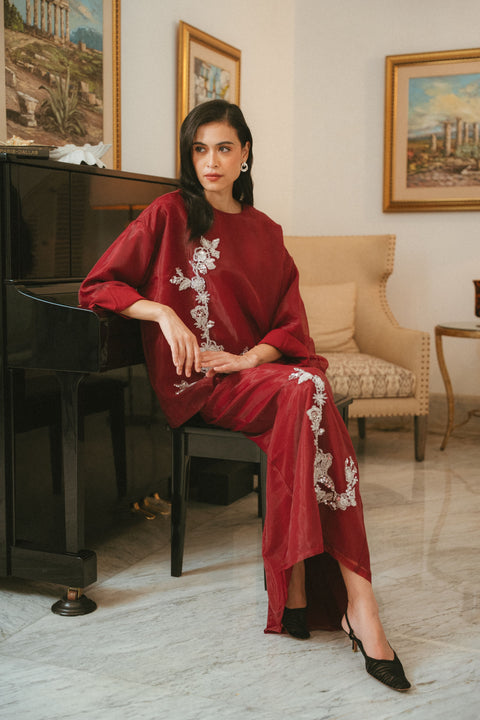 CAMELIA ORGANZA TOP IN GARNET