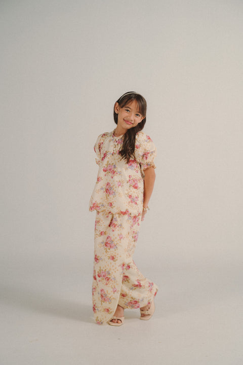 ESME KURUNG IN SPRING