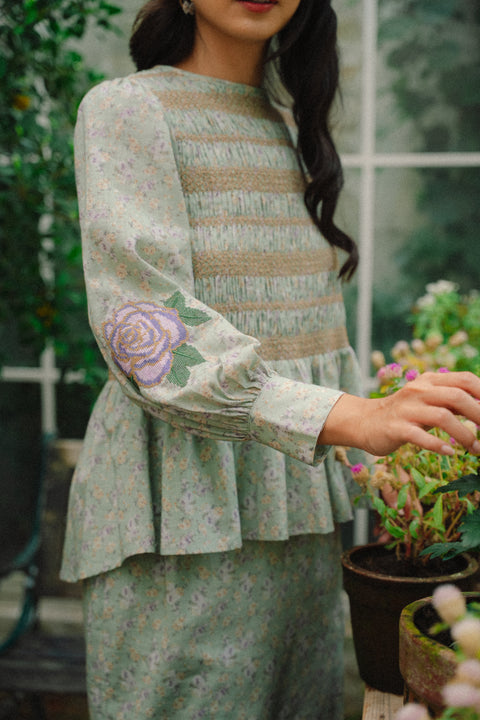 PERSEPHONE KURUNG IN SAGE
