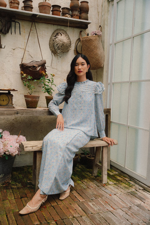 MAGGIE KURUNG IN FORGET-ME-NOT