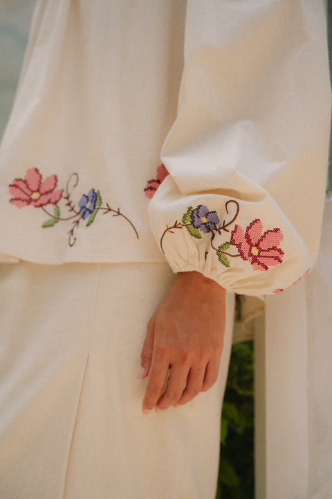 LILY KURUNG IN WILDFLOWER