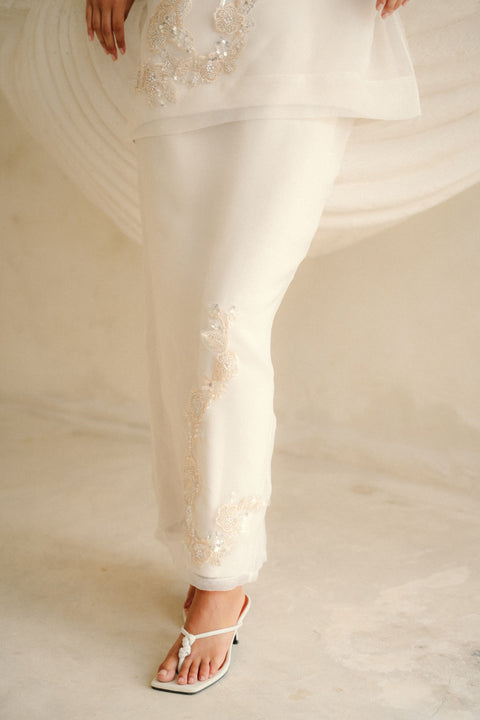 CAMELIA ORGANZA SKIRT IN VANILLA SILK