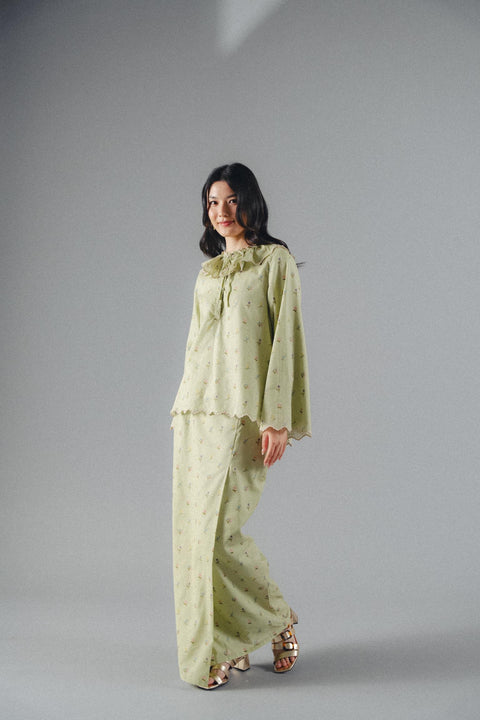 ROSEMARY KURUNG IN WILD SAGE