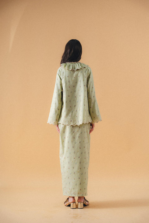ROSEMARY KURUNG IN WILD SAGE