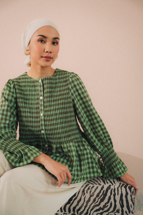 BOWEN SMOCKED BLOUSE IN GREEN TARTAN