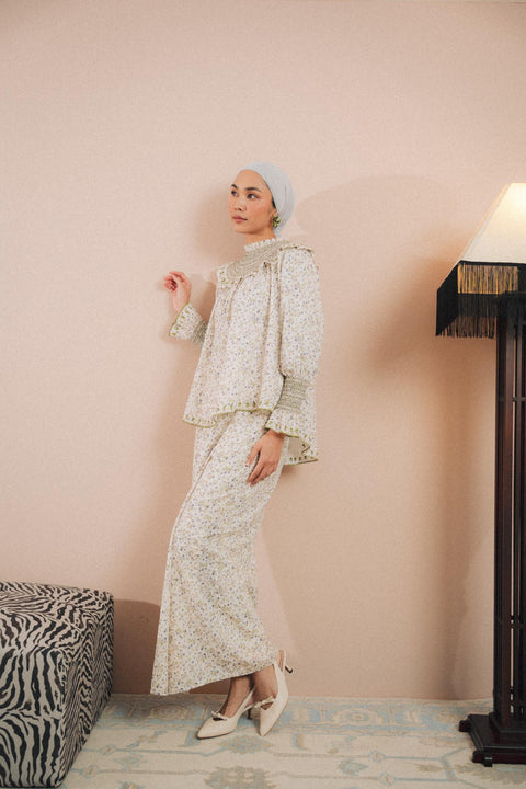 CARO KURUNG IN VERT FLEURI (ADULT)
