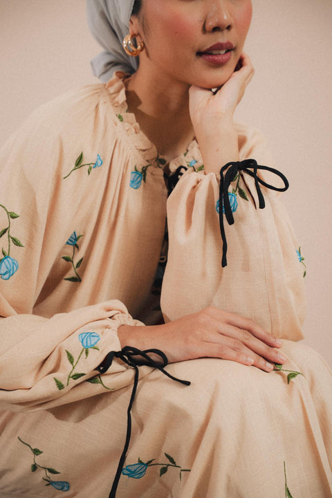 LYLA KURUNG IN BRIAR ROSE
