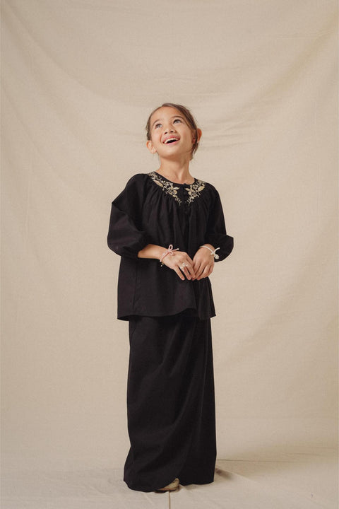 SONIA KURUNG IN MIDNIGHT