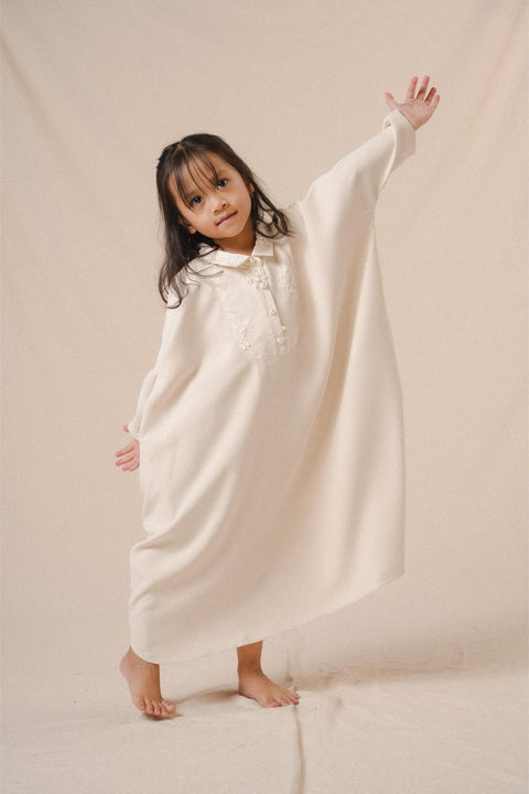 AYA KAFTAN IN PEARL