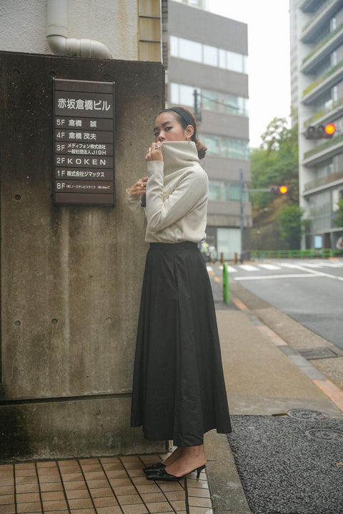 CLASSIC TURTLENECK TOP IN STONE