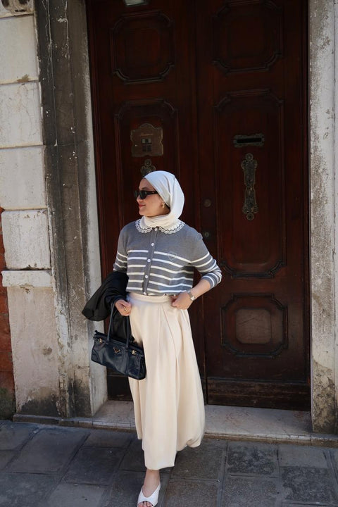 EMILIA CARDI IN DOVE