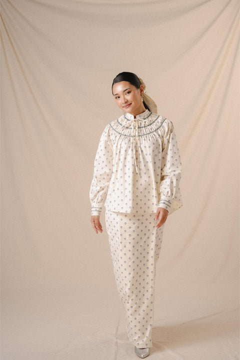 YASMINE KURUNG IN CORNFLOWER