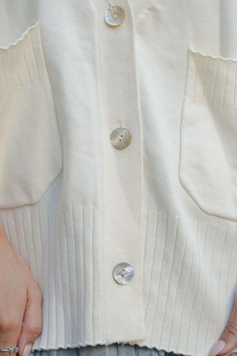 CLASSIC CARDI IN ECRU