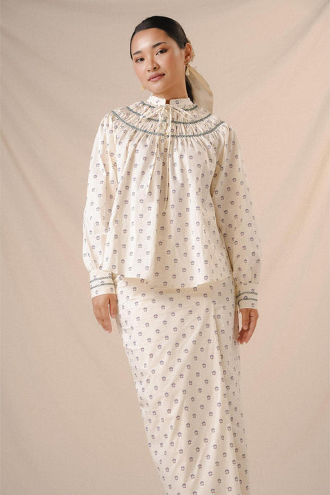 YASMINE KURUNG IN CORNFLOWER