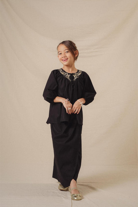 SONIA KURUNG IN MIDNIGHT