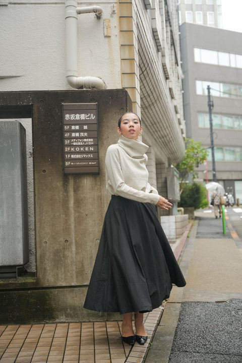 CLASSIC TURTLENECK TOP IN STONE