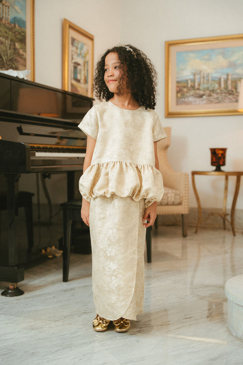 FLO KURUNG IN ANTIQUE GOLD