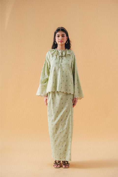 ROSEMARY KURUNG IN WILD SAGE