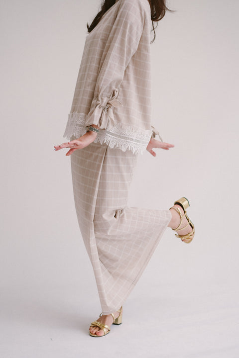 CHARLOTTE KURUNG IN TAN