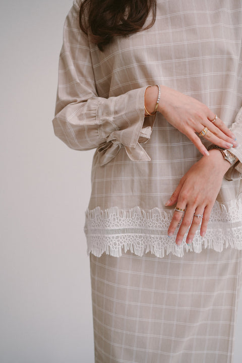 CHARLOTTE KURUNG IN TAN