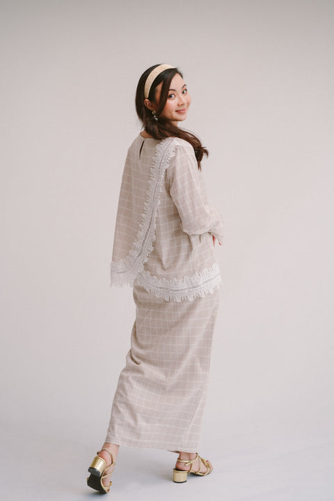 CHARLOTTE KURUNG IN TAN