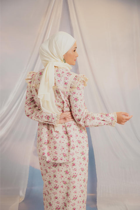 NAJAT KURUNG IN BURGUNDY FLORAL