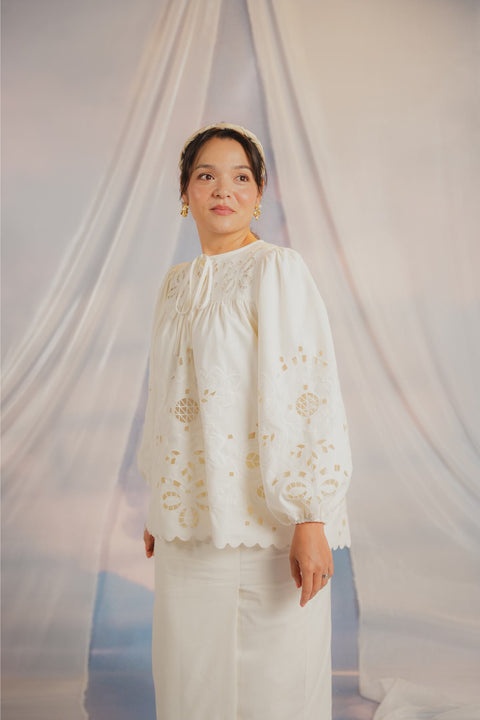 VENUS KURUNG IN IVORY
