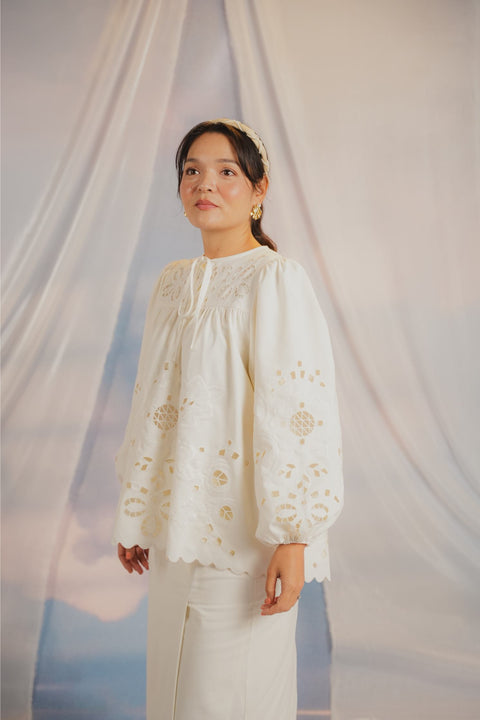 VENUS KURUNG IN IVORY