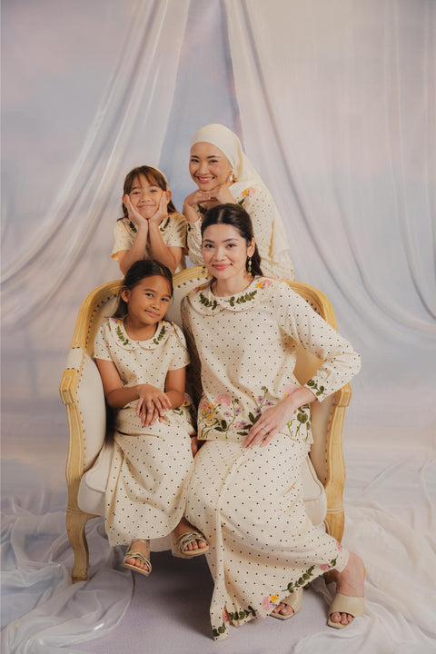 PENELOPE KURUNG IN BLOOM
