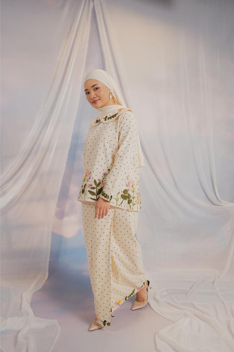 PENELOPE KURUNG IN BLOOM
