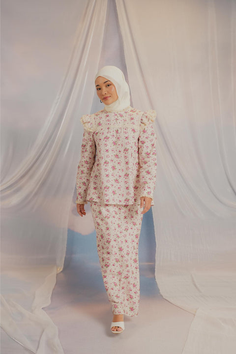 NAJAT KURUNG IN BURGUNDY FLORAL
