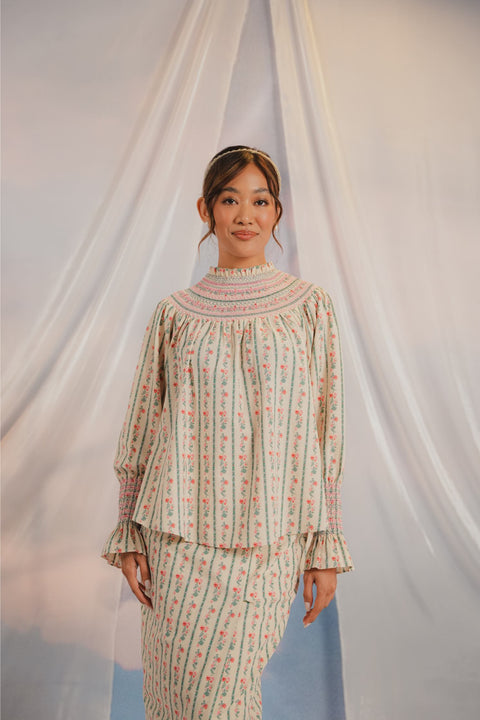 KATE KURUNG IN ROCOCO