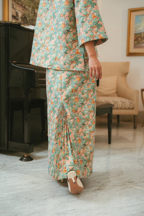 MAJORELLE KURUNG IN PEONY MIST