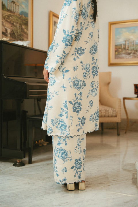 AZIZAH KEBARUNG IN CORNFLOWER