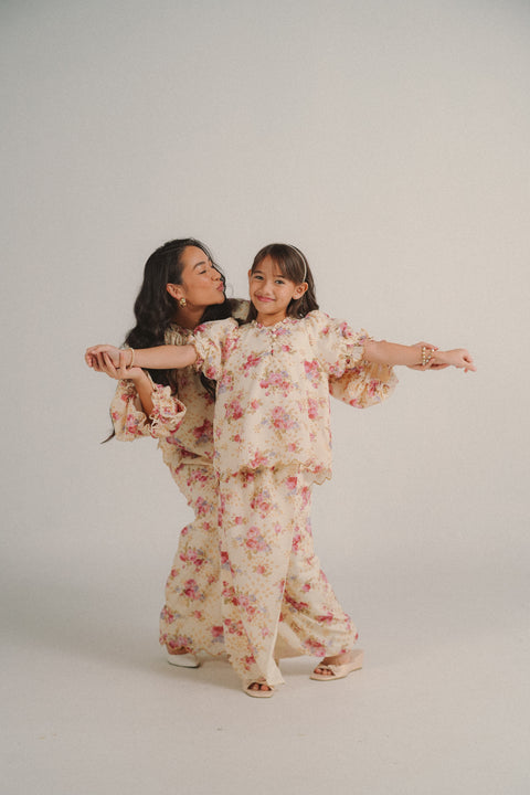 ESME KURUNG IN SPRING
