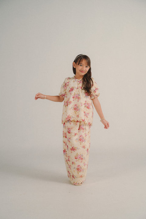 ESME KURUNG IN SPRING