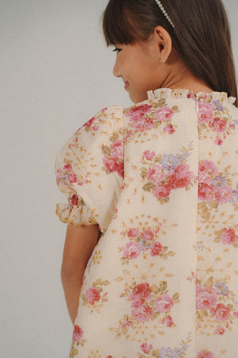 ESME KURUNG IN SPRING