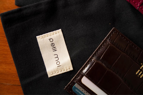 PETIT MOI CARDHOLDER IN ESPRESSO
