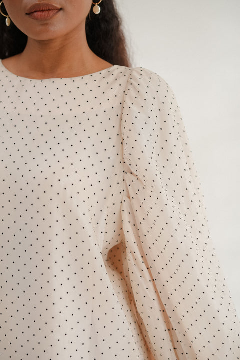 SIMONE KURUNG IN POLKA