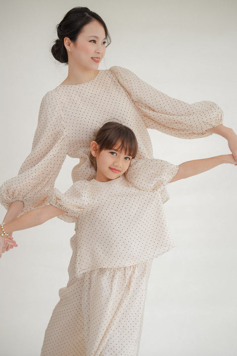 SIMONE KURUNG IN POLKA