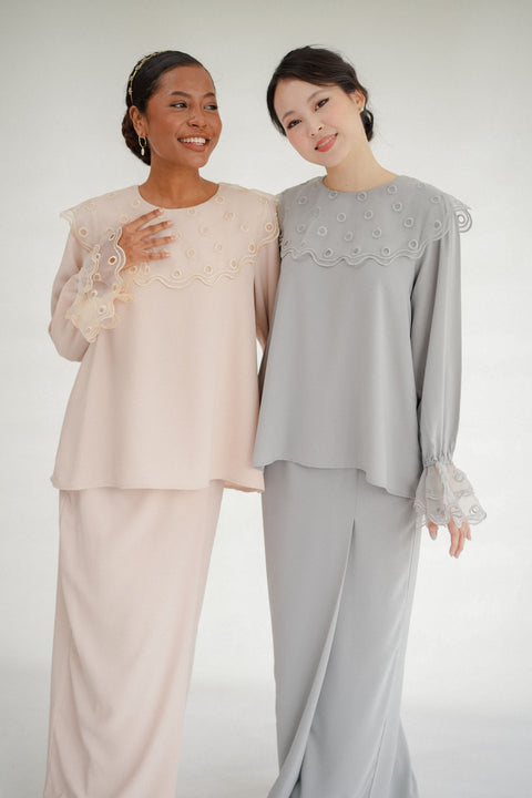 INES KURUNG IN BLUSH