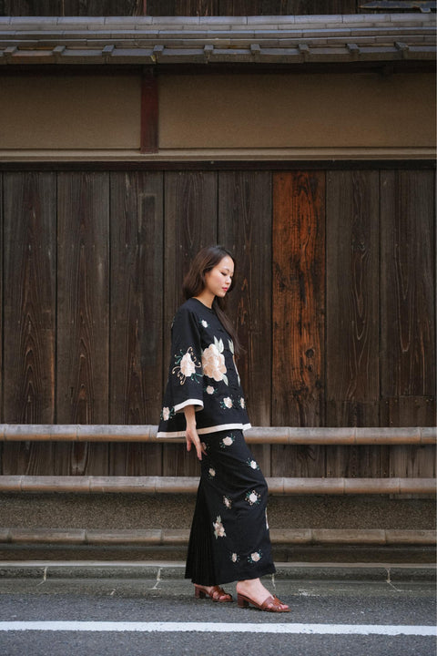 MAJORELLE KURUNG IN MIDNIGHT FLORAL