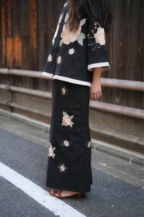 MAJORELLE KURUNG IN MIDNIGHT FLORAL