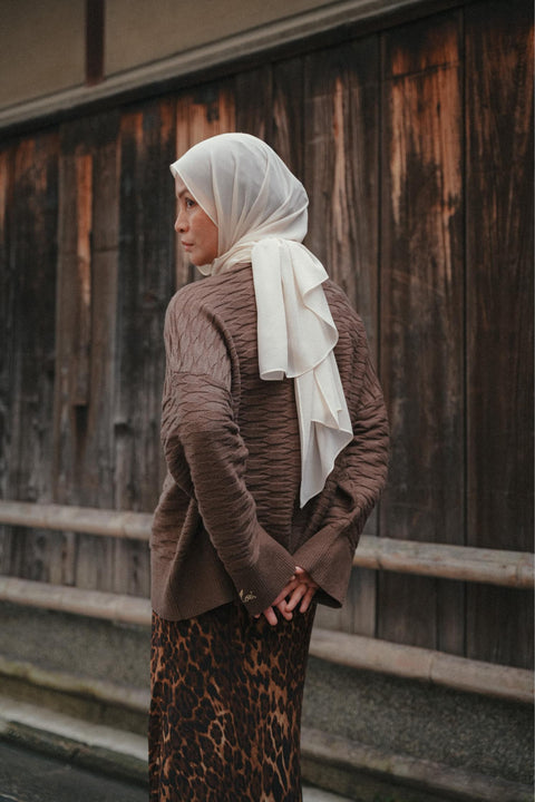 NUVOLA KNIT SWEATER IN ESPRESSO