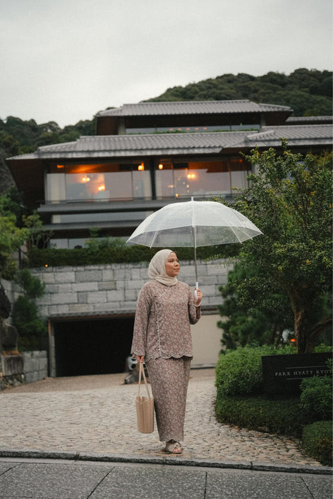 HANA KURUNG IN AUTUMN FLORAL